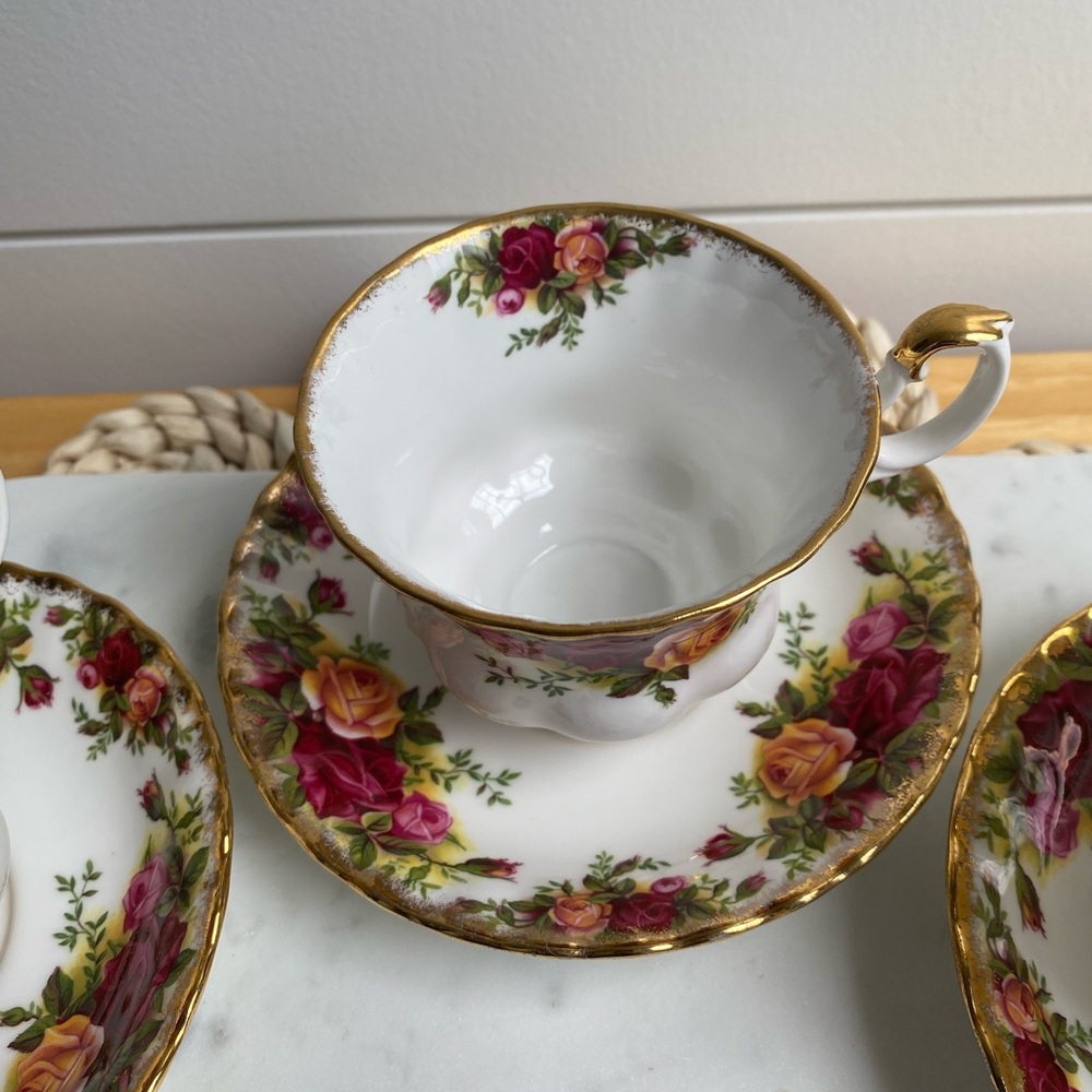 Set Of 3 Royal Albert Old Country Roses Fine Bone China Tea Cups with Saucers - Picture 6 of 12